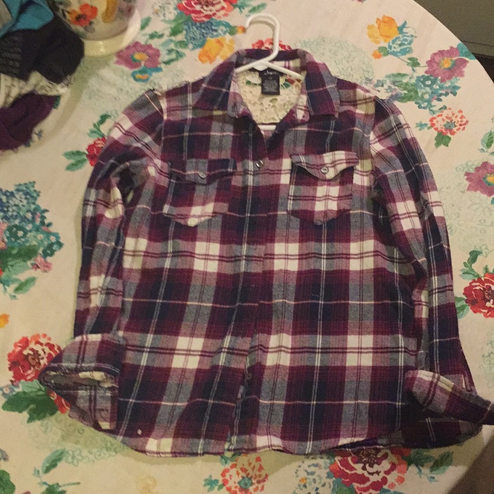 Really Cute Flannel. With lace detail 🤗